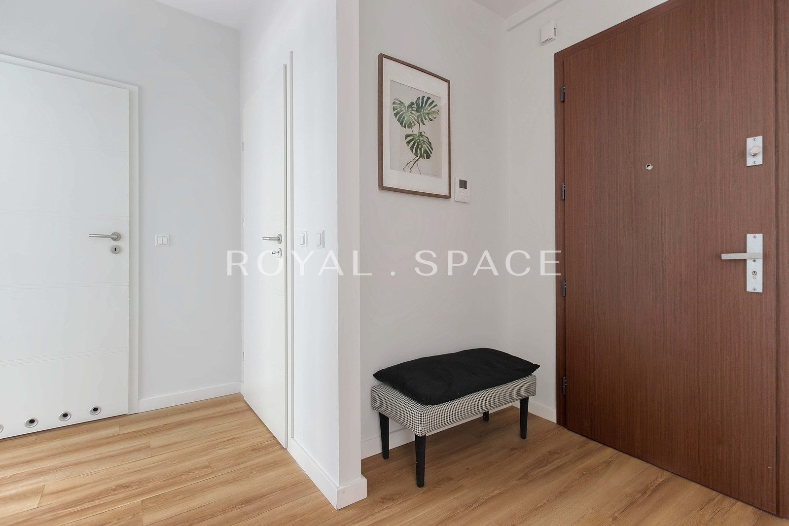 Piękne mieszkanie w apartamentowcu z basenem!