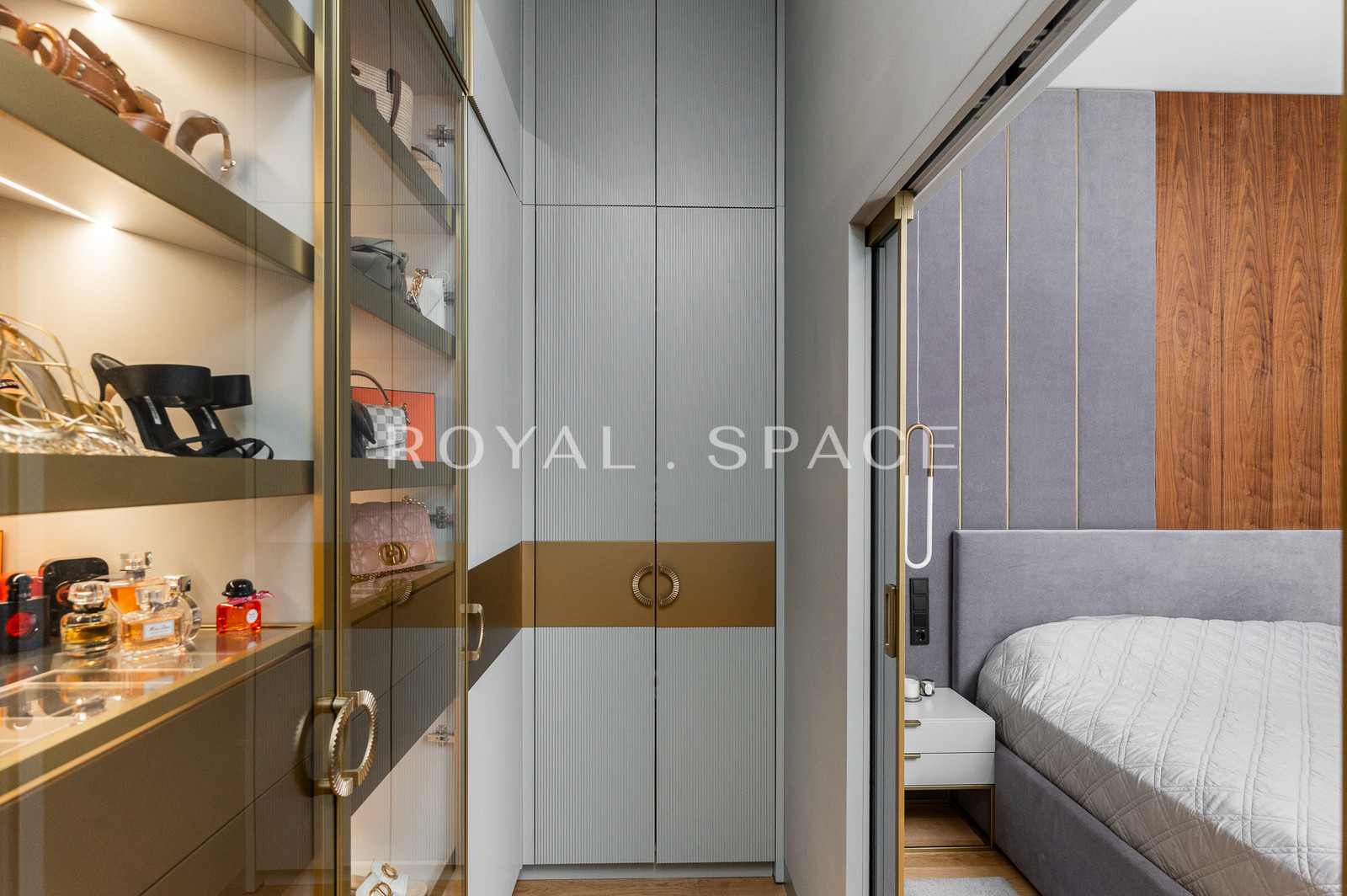 Luxury apartment in a tenement house with a garage