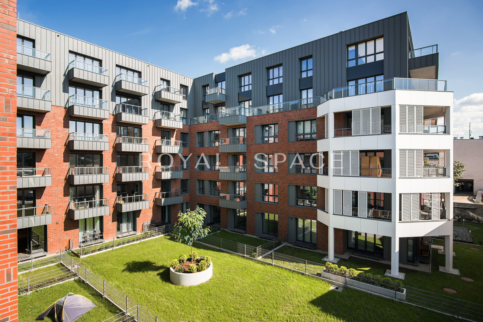 Trzypokojowy apartament z balkonem! | Wawrzyńca 21