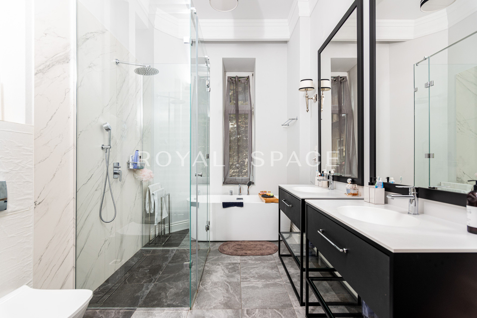 Unikatowy apartament w kamienicy przy Batorego!