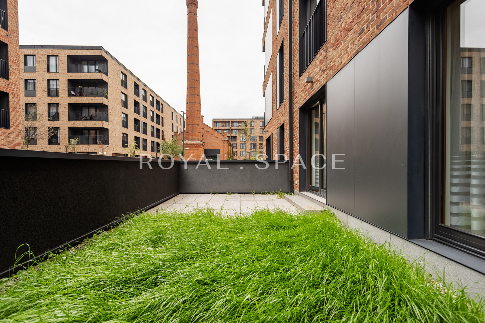 Елегантний апартамент з садком у Browar Lubicz!