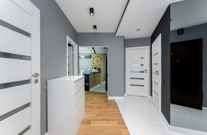 Spacious apartment with walk-in closet & balcony!
