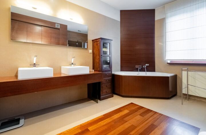 Penthouse tarasem na dachu w kamienicy z windą