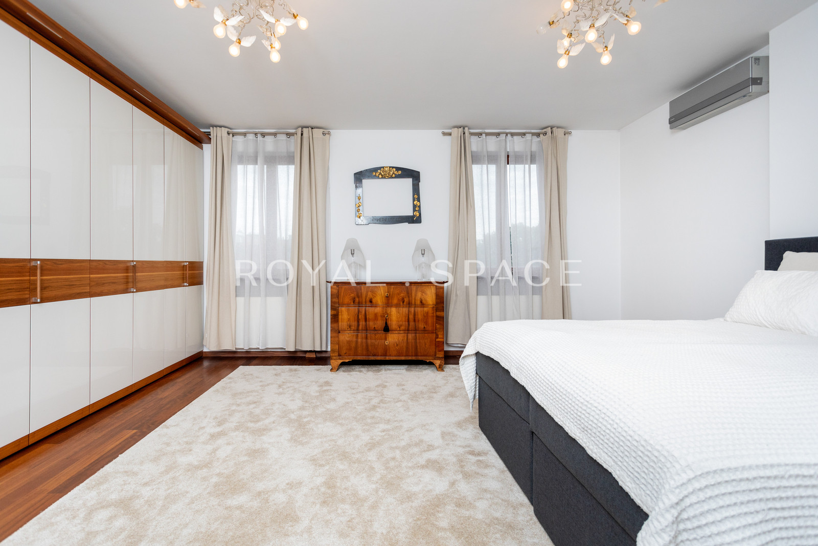 Penthouse tarasem na dachu w kamienicy z windą