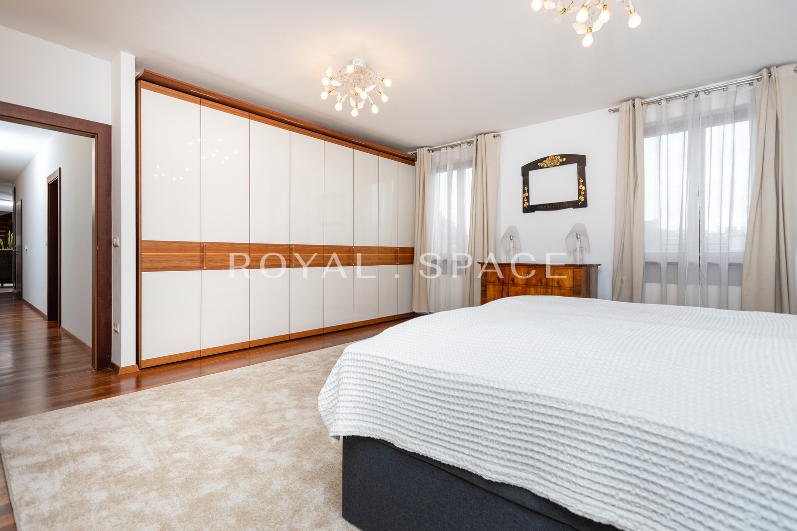 Penthouse tarasem na dachu w kamienicy z windą