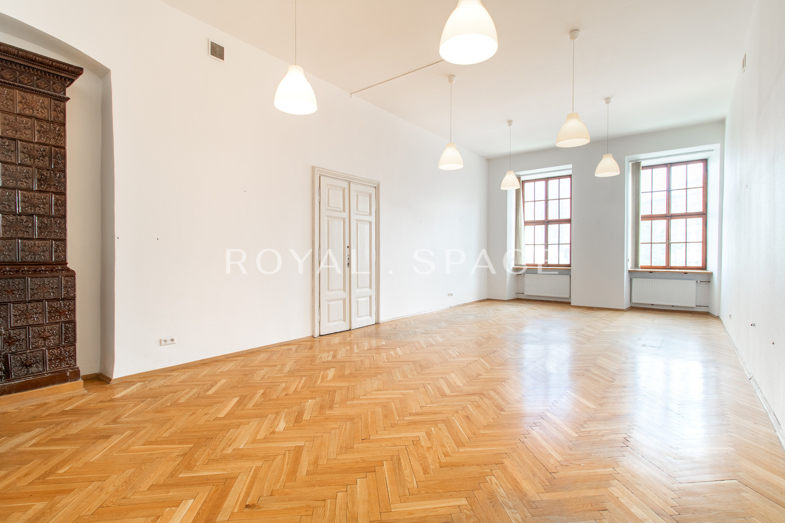 Spacious office space on Main Market Square!