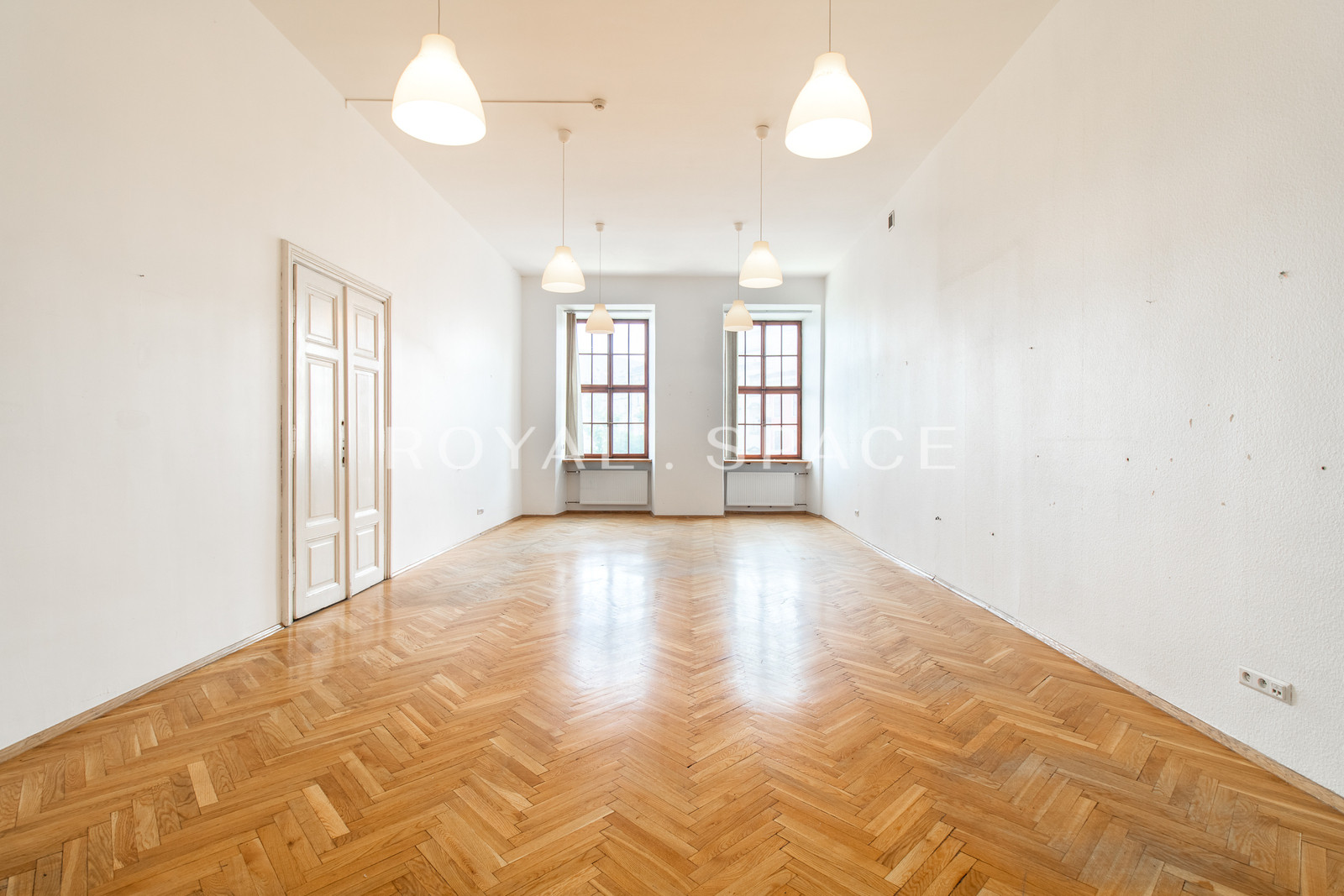 Spacious office space on Main Market Square!