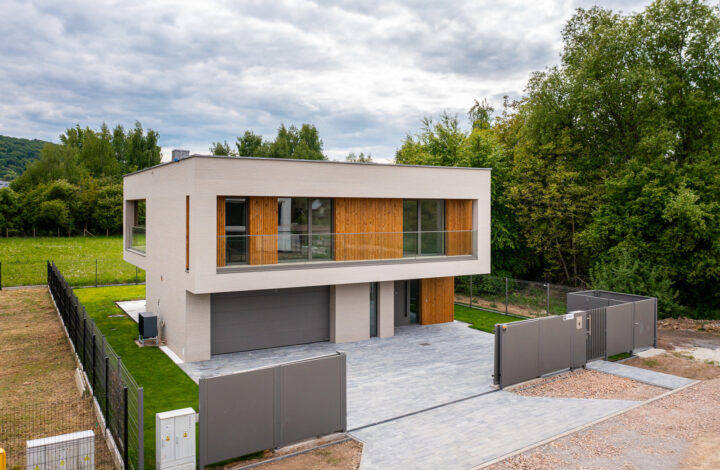 Сучасна вілла у Волі Юстовській!