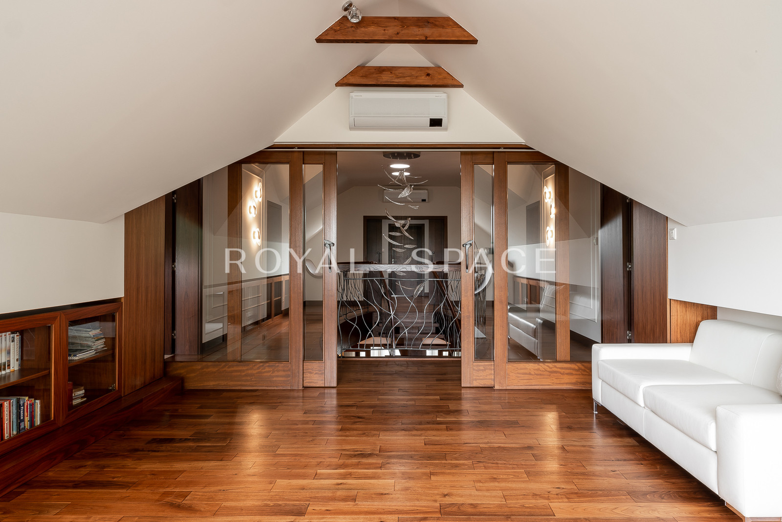 Унікальна резиденція з басейном на півночі Кракова!