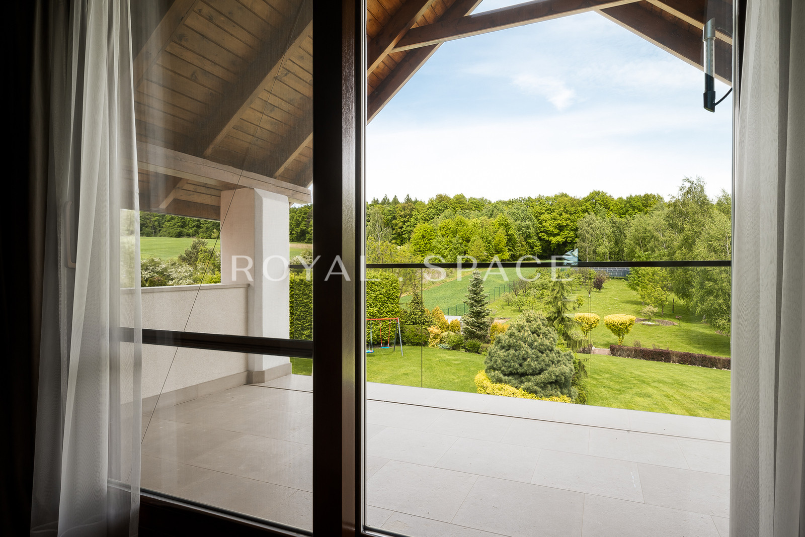 Унікальна резиденція з басейном на півночі Кракова!