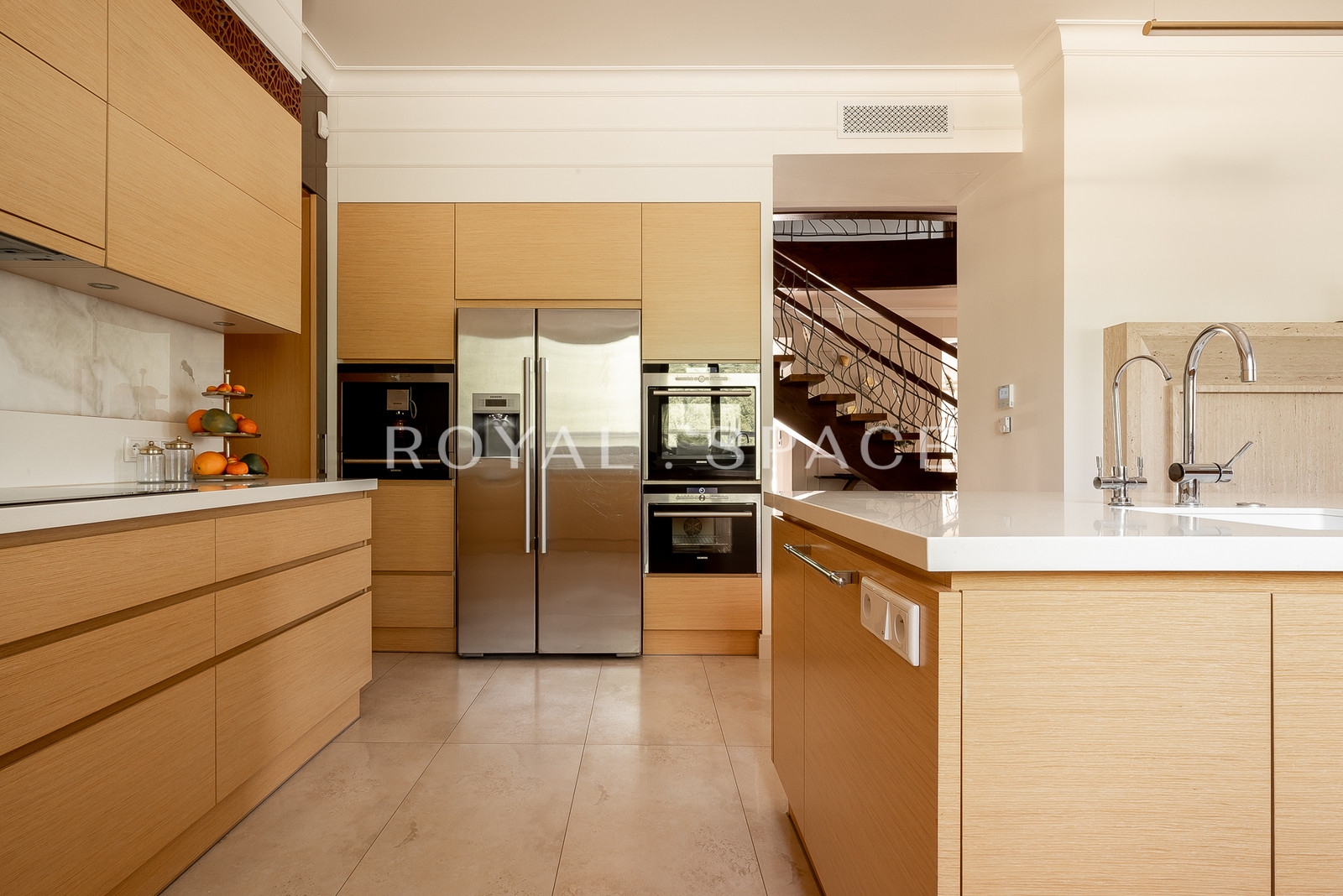 Унікальна резиденція з басейном на півночі Кракова!