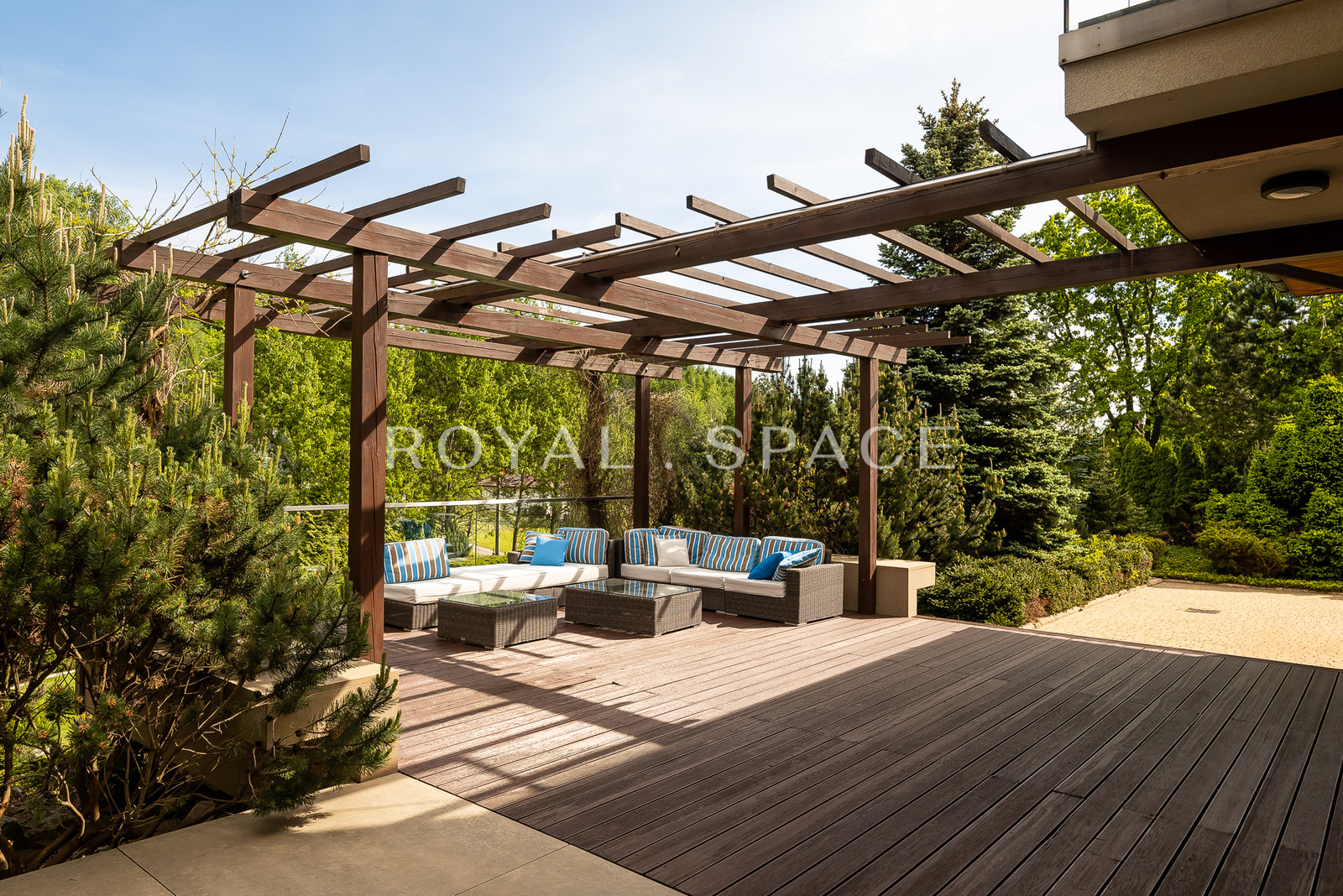 Унікальна резиденція з басейном на півночі Кракова!