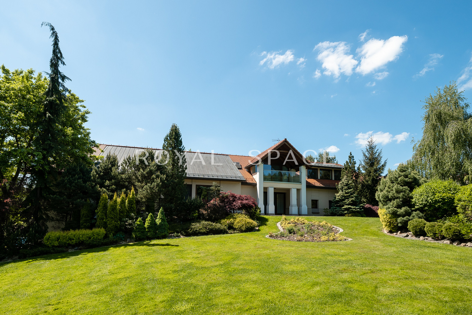 Унікальна резиденція з басейном на півночі Кракова!