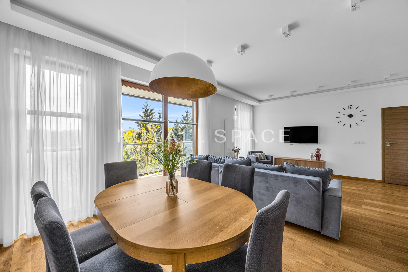 Apartment in Powiśle with a view of the gardens!
