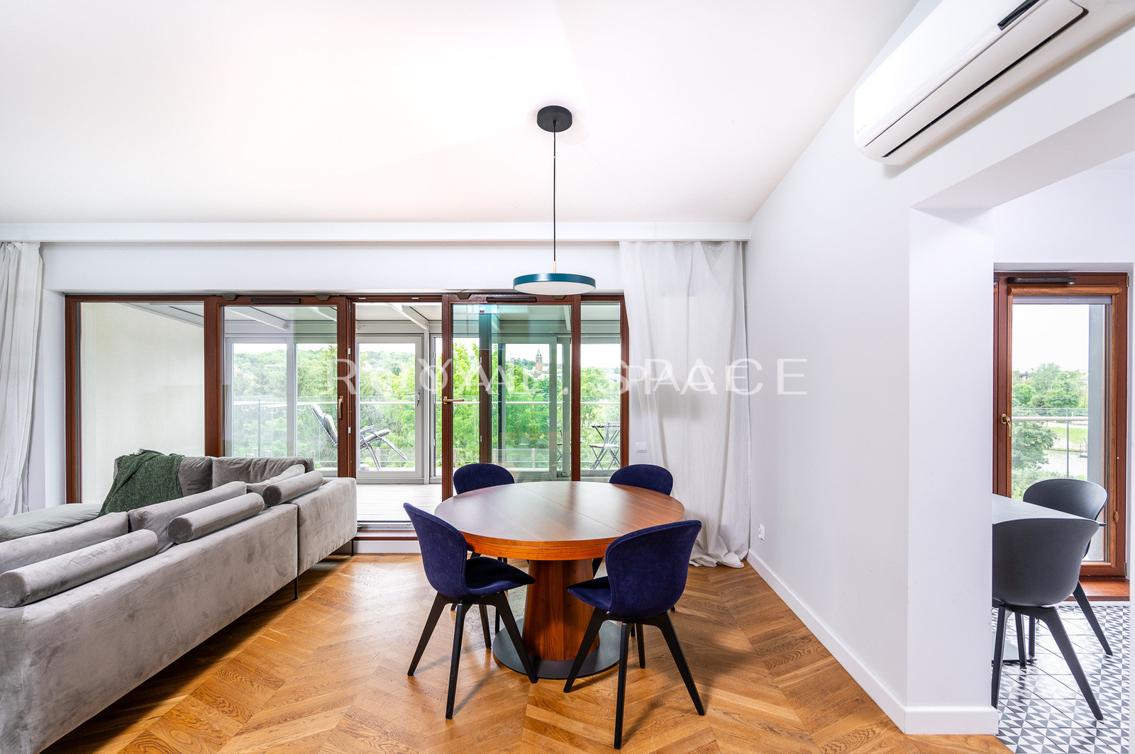 Penthouse z widokiem na Wisłę z ogrodem zimowym