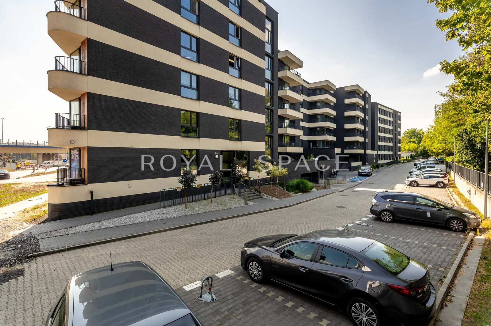 2-bedroom apartment next to shopping mall Serenada