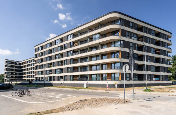2-bedroom apartment next to shopping mall Serenada