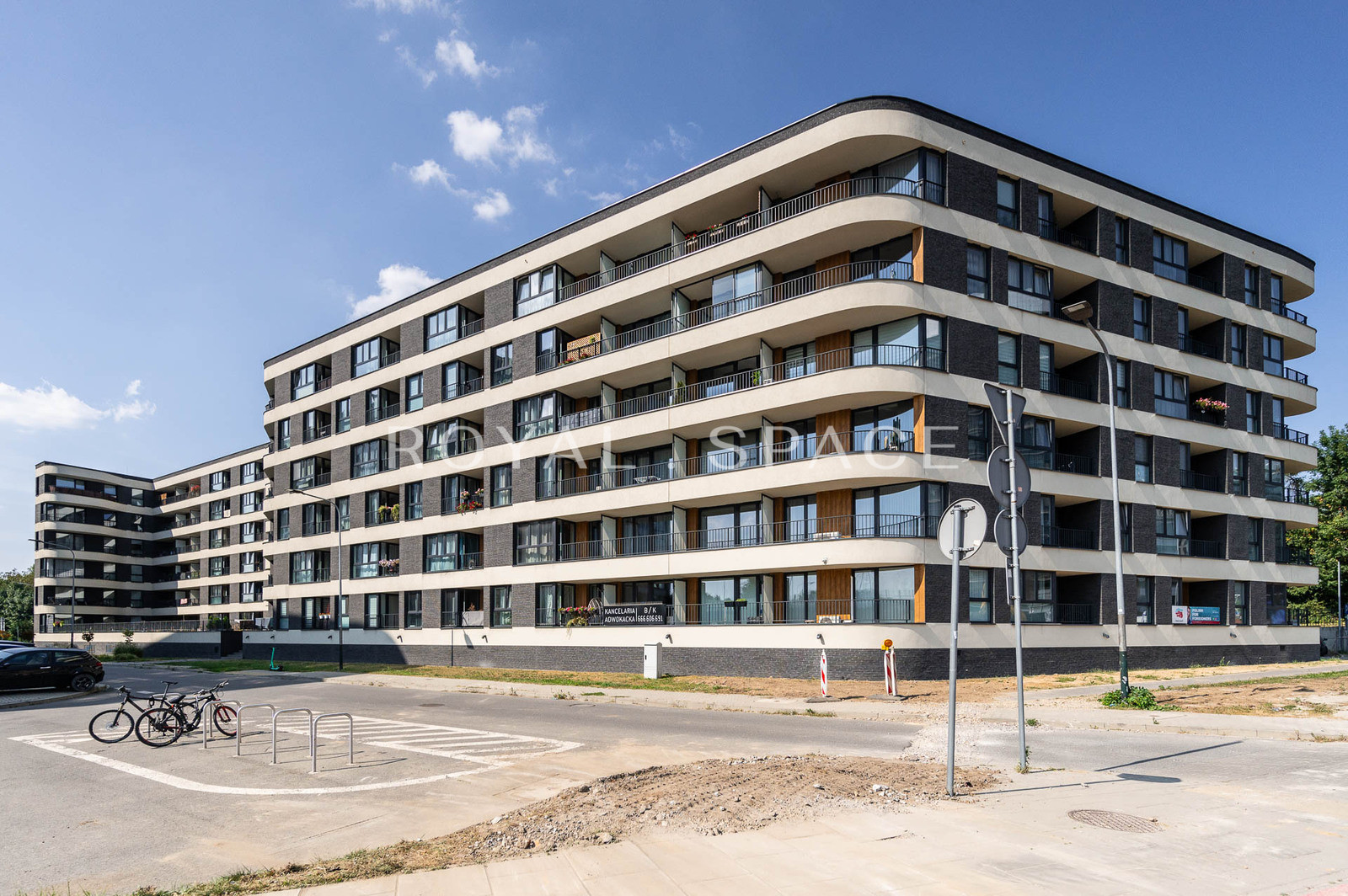 2-bedroom apartment next to shopping mall Serenada
