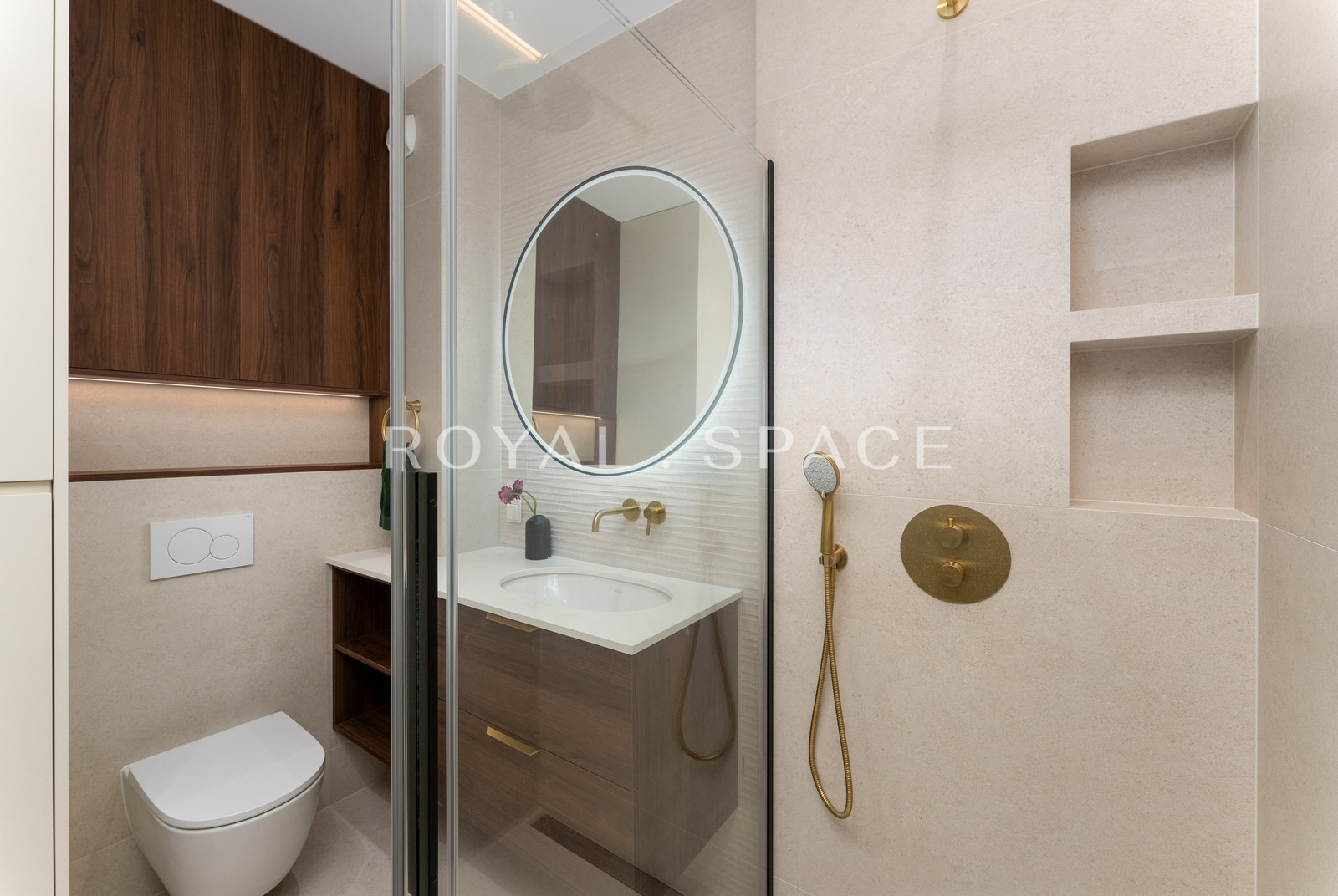 Komfortowe mieszkanie z balkonem i parkingiem!