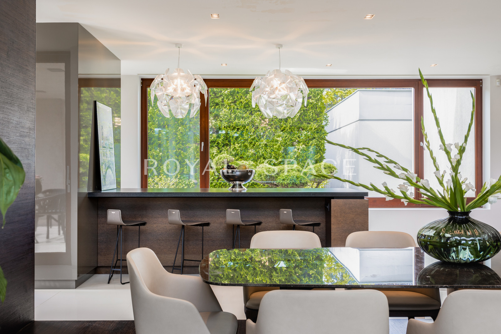 Luksusowa willa z dużym ogrodem na Bielanach!