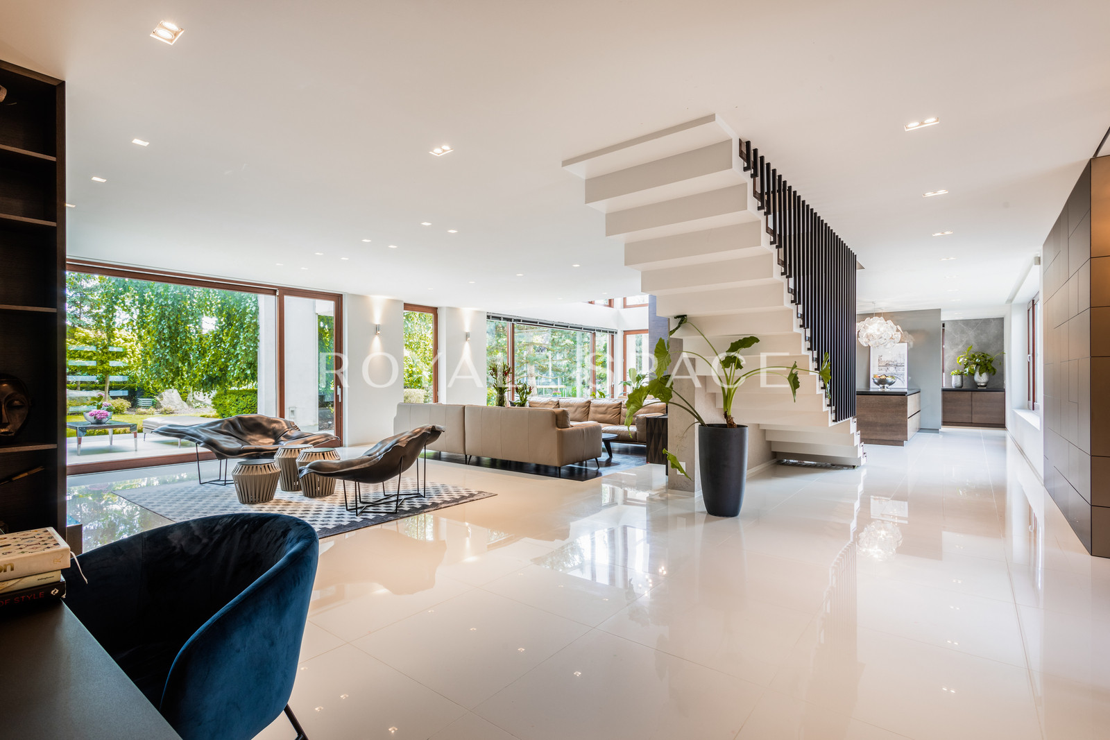 Luksusowa willa z dużym ogrodem na Bielanach!