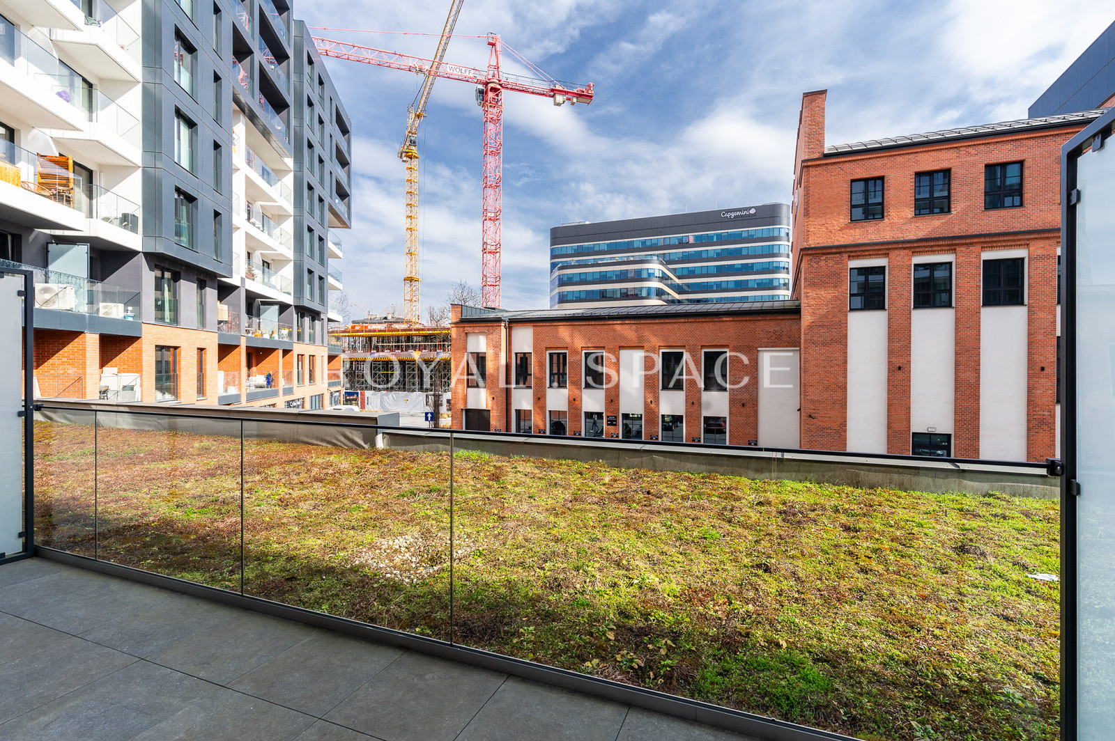 Апартамент з терасою в інвестиції Fabryczna City