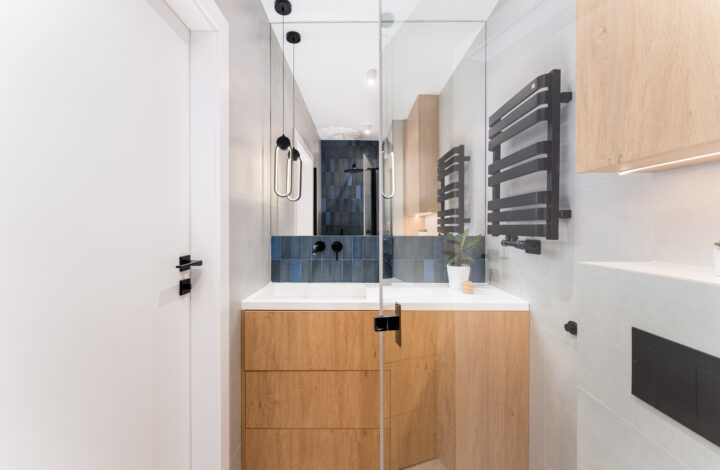 Apartment with Balcony Next to M1