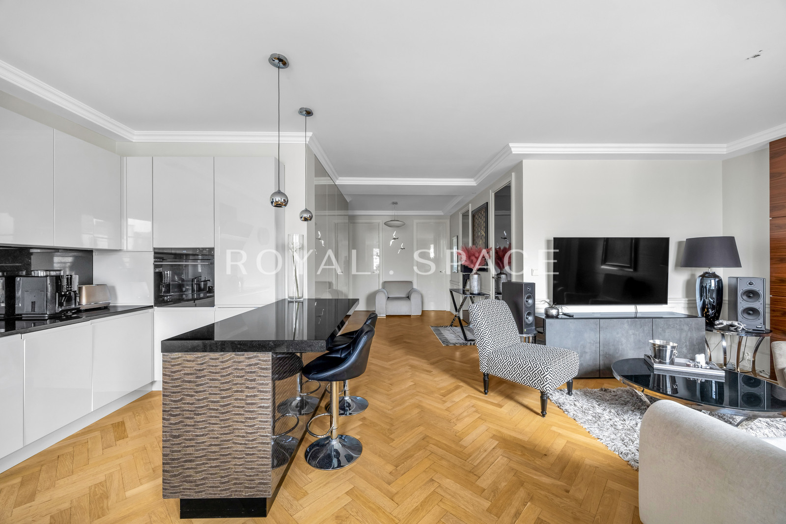 Prestiżowa lokalizacja i basen/sauna w budynku