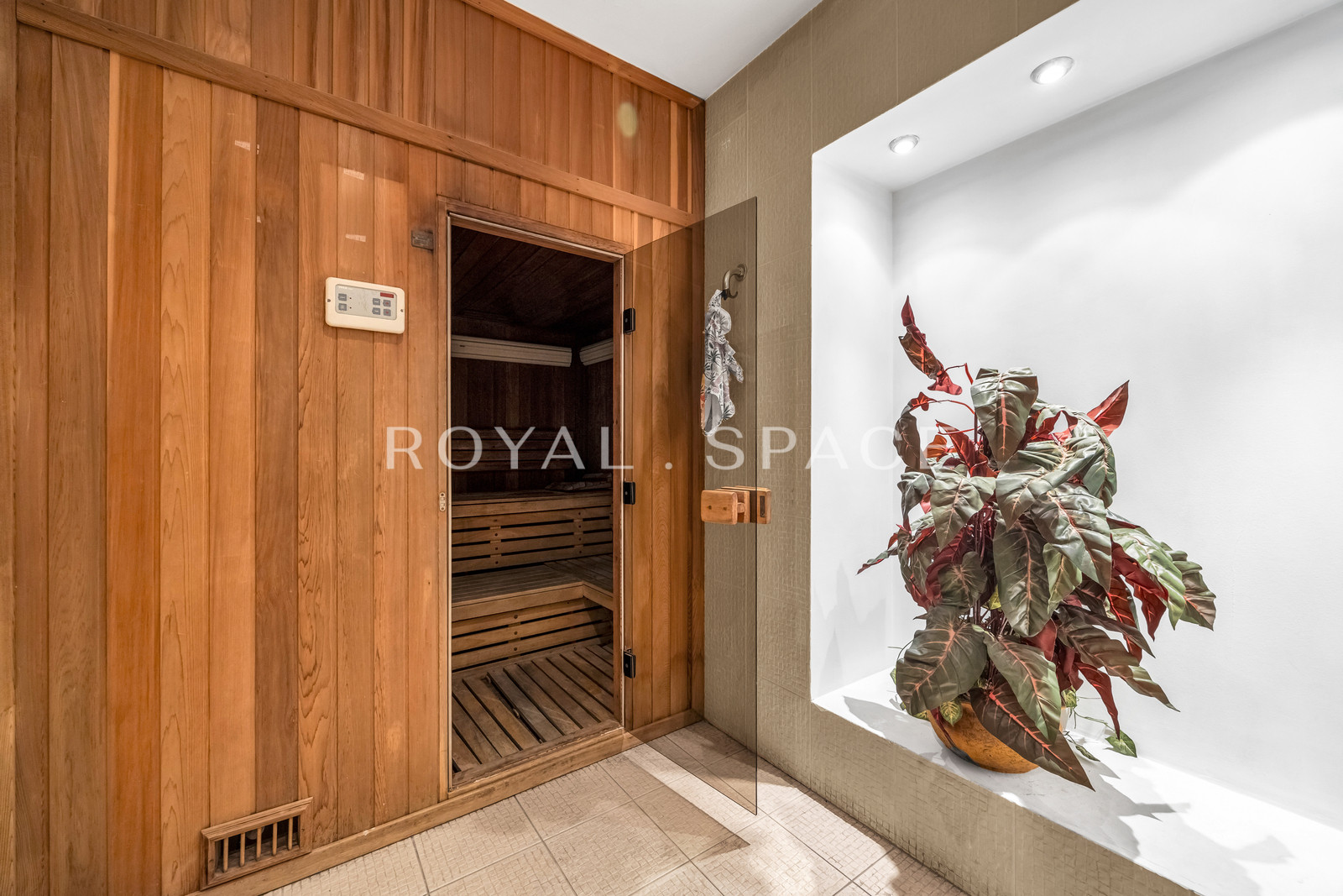Prestiżowa lokalizacja i basen/sauna w budynku