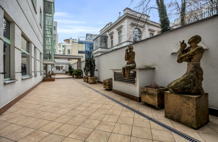 Prestiżowa lokalizacja i basen/sauna w budynku