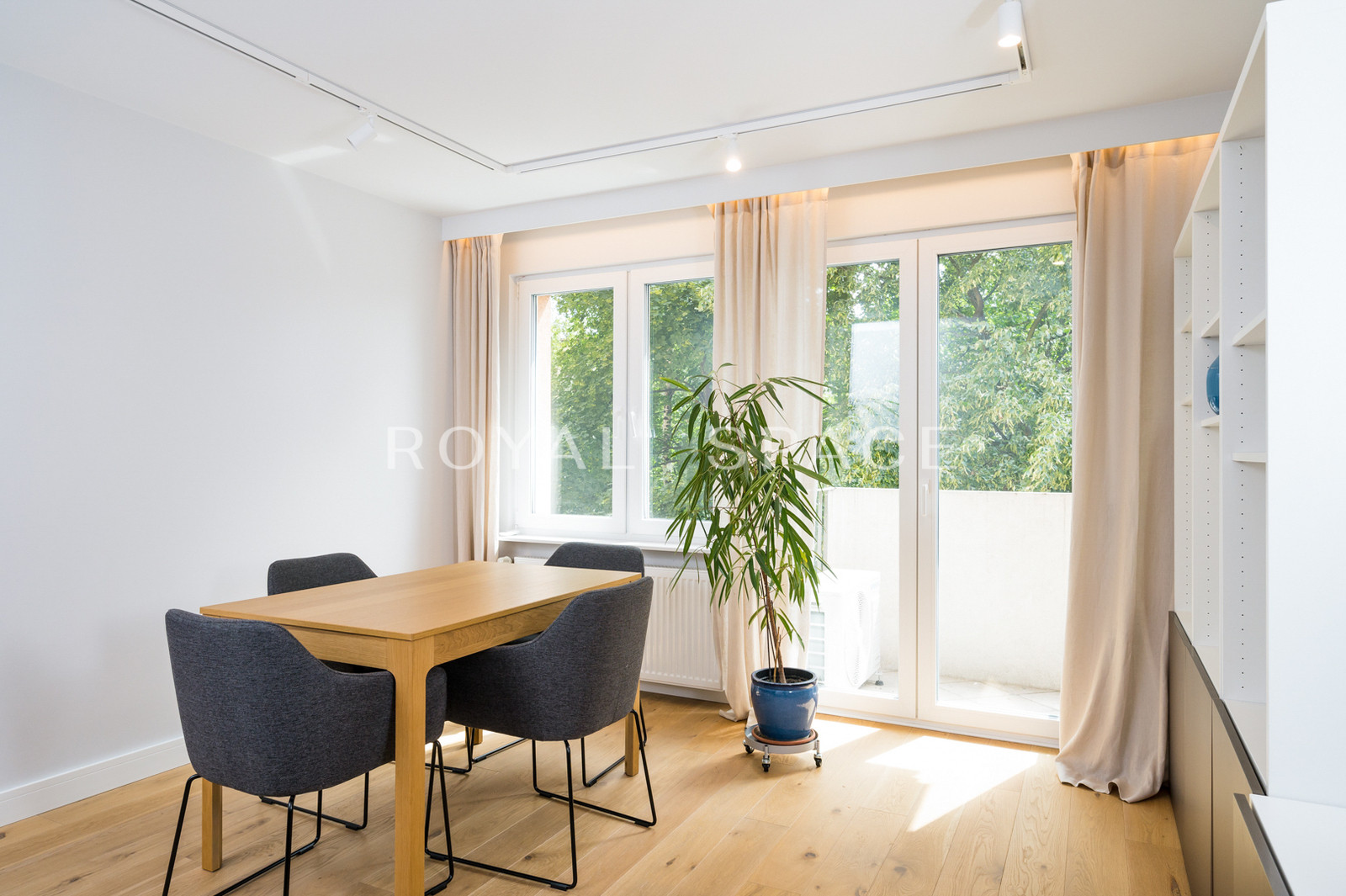Elegancki apartament z osobną kuchnią