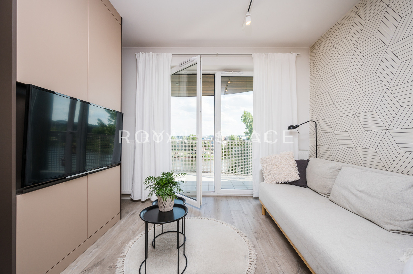 Studio with a large terrace and a view