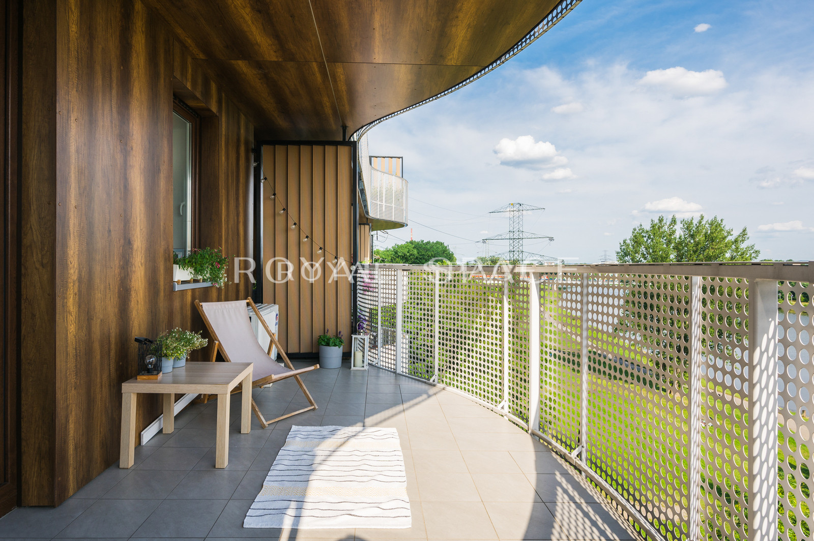 Studio with a large terrace and a view