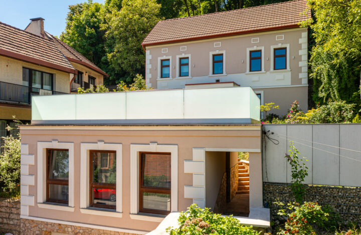 Townhouse-style villa in Salwator!
