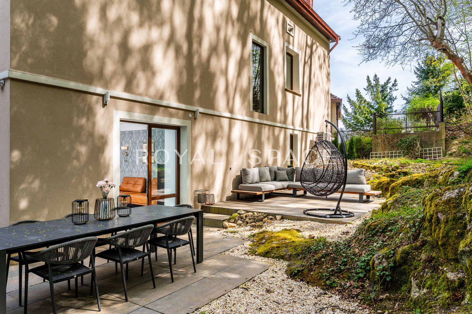 Townhouse-style villa in Salwator!