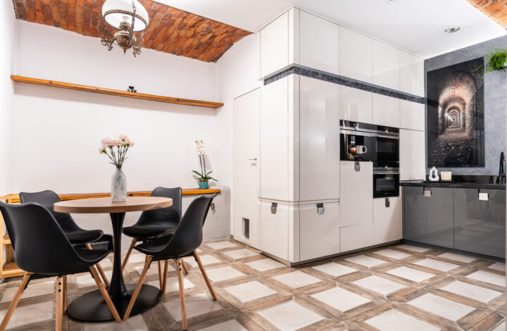 Townhouse-style villa in Salwator!
