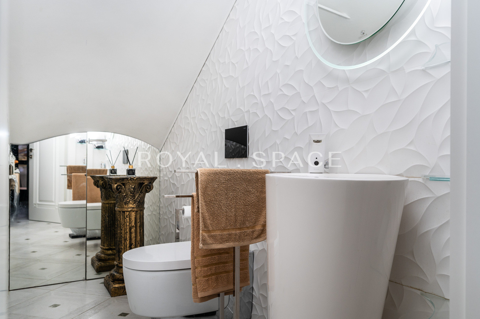 Townhouse-style villa in Salwator!