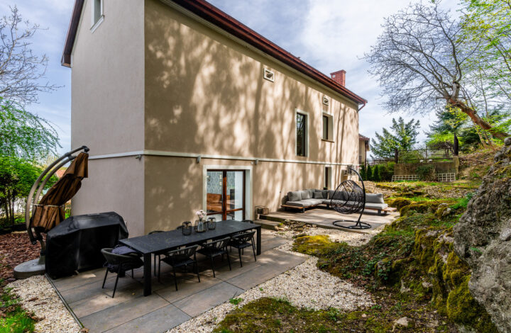 Townhouse-style villa in Salwator!