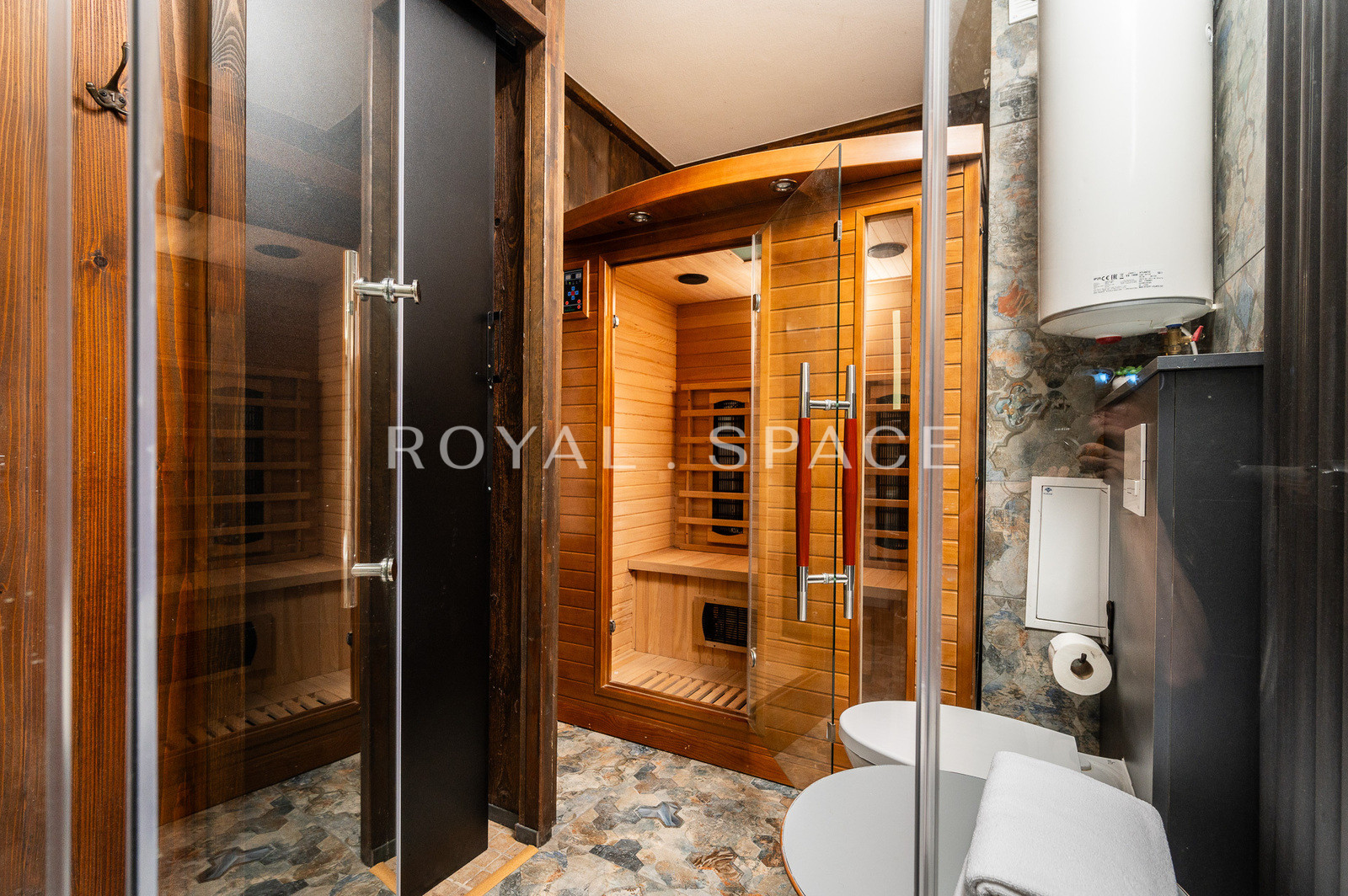 Townhouse-style villa in Salwator!