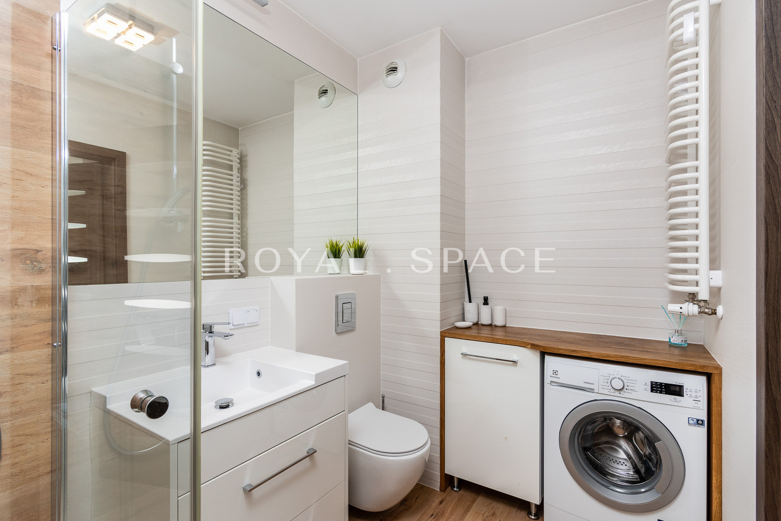 Стильна квартира з окремою кухнею | VERMELO