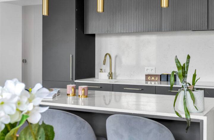 Перлина на Площі Конституції!