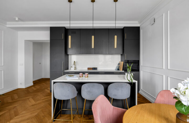 Перлина на Площі Конституції!