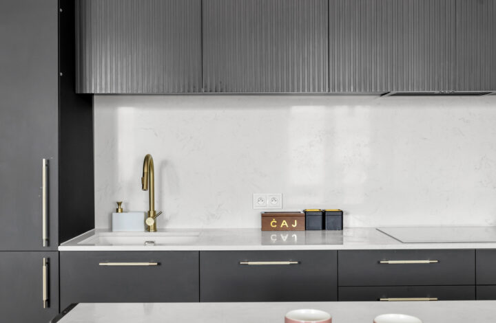 Перлина на Площі Конституції!