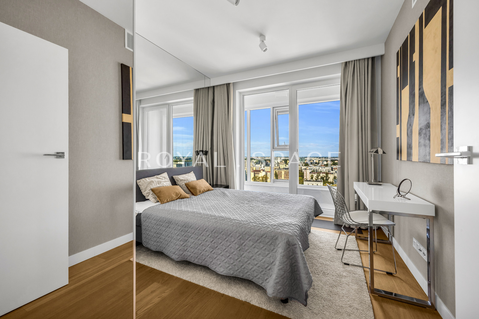 Апартаменти з зимовим садом на 20-му поверсі!