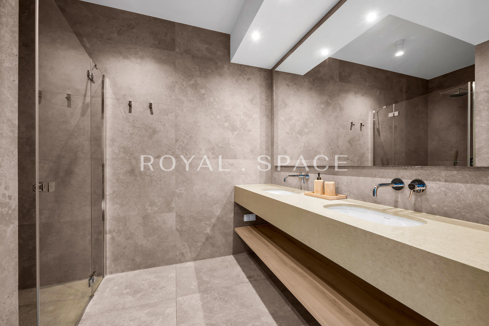 Апартаменти з зимовим садом на 20-му поверсі!