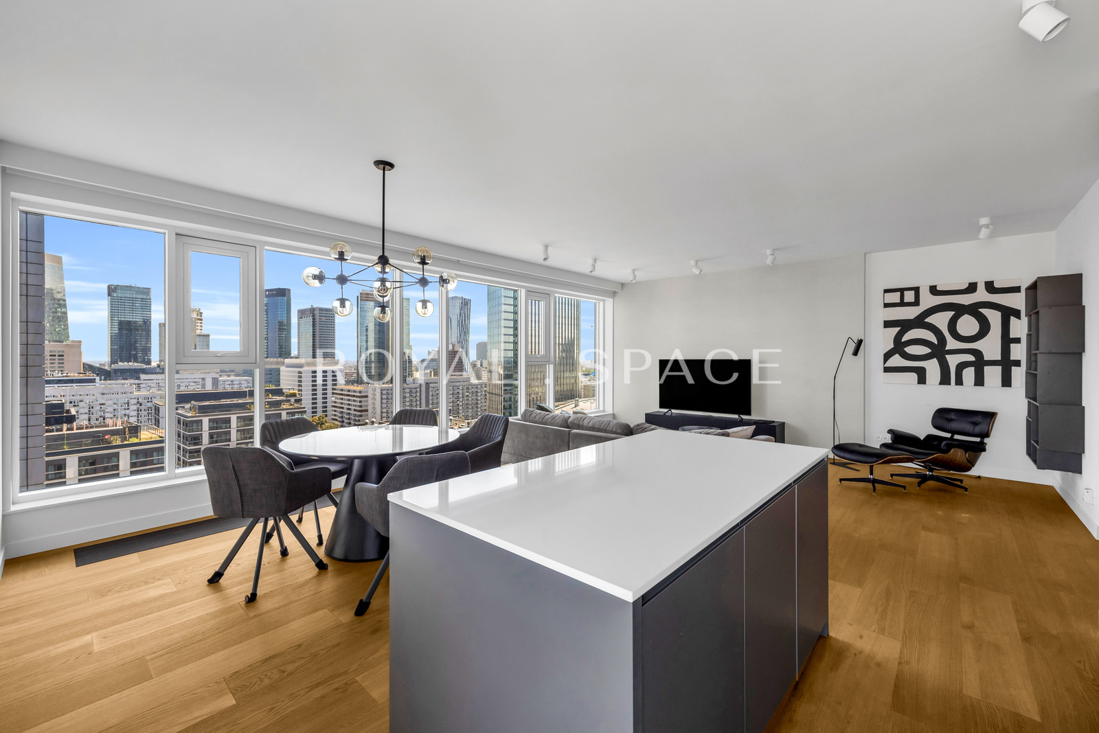 Апартаменти з зимовим садом на 20-му поверсі!