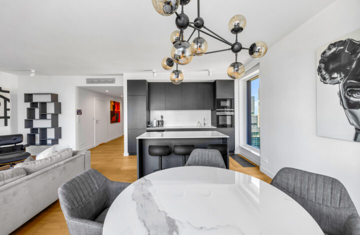 Апартаменти з зимовим садом на 20-му поверсі!