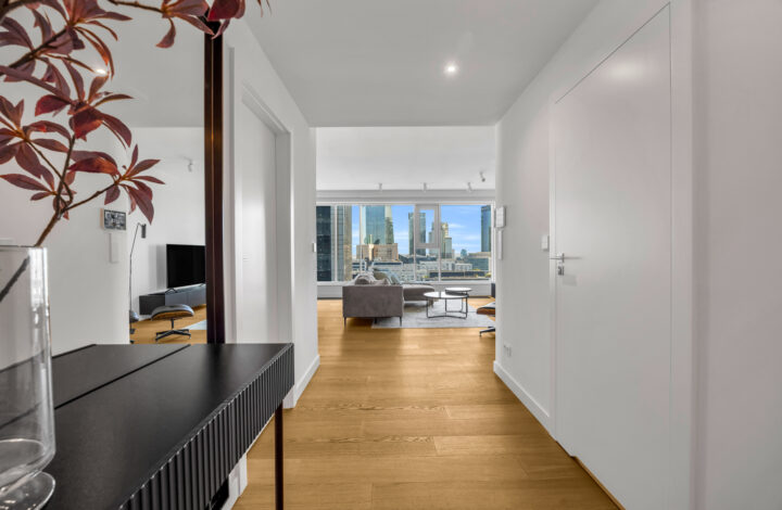 Апартаменти з зимовим садом на 20-му поверсі!