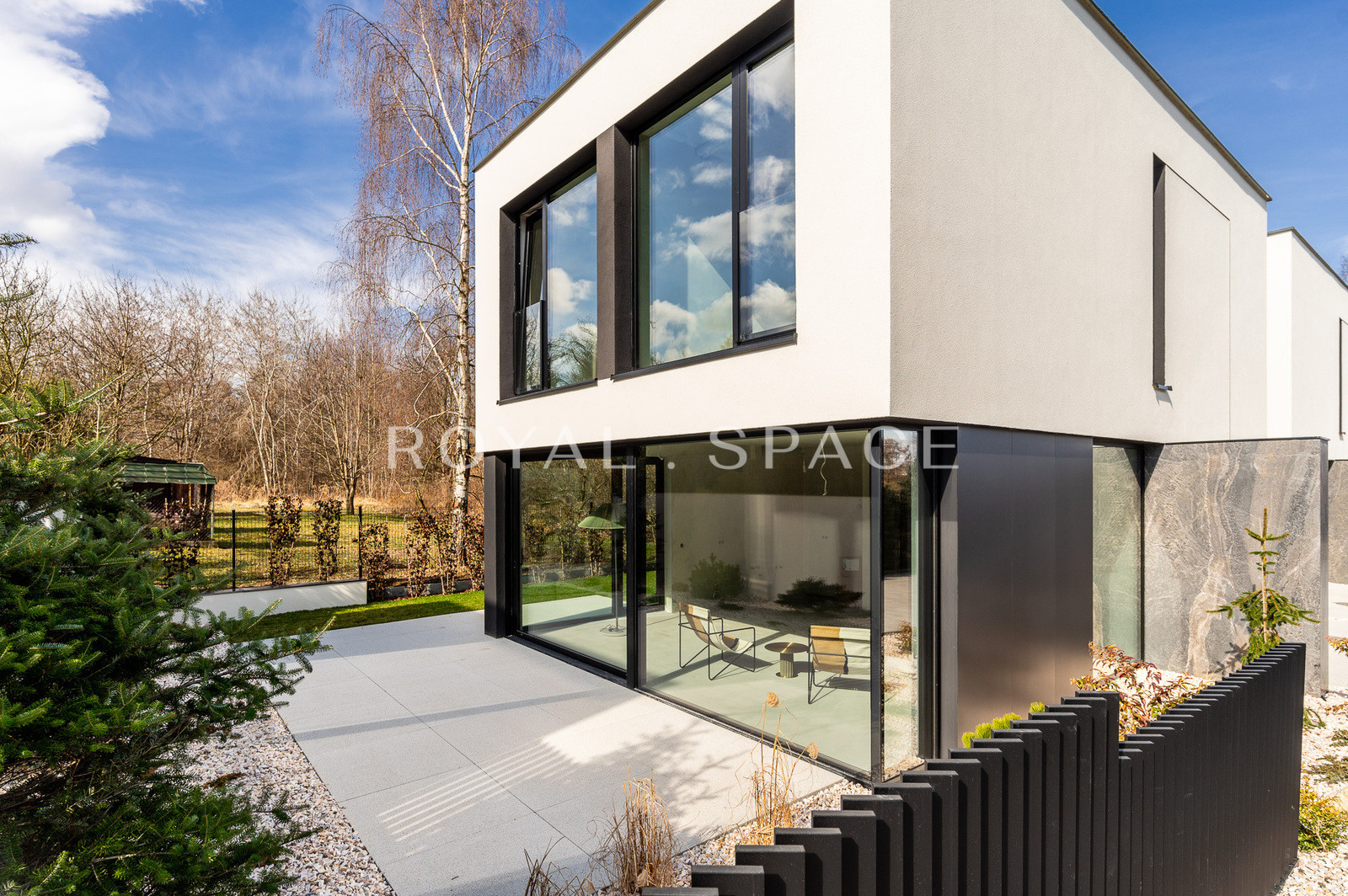 The last available house in a beautiful investment