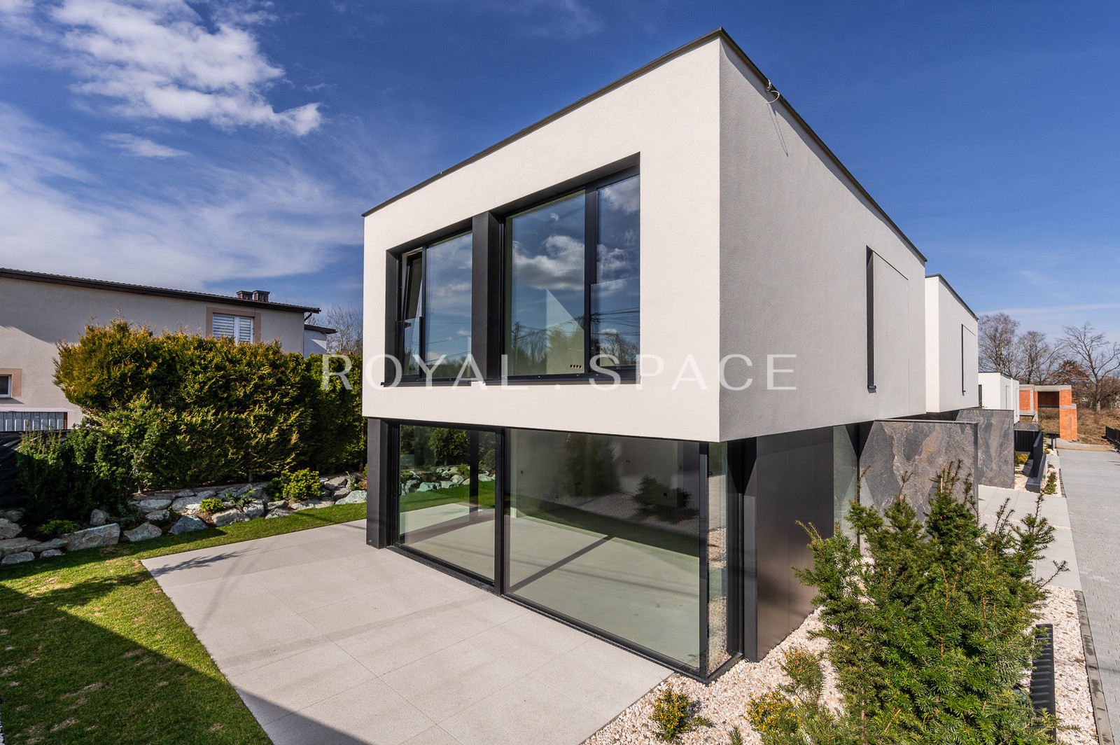 The last available house in a beautiful investment